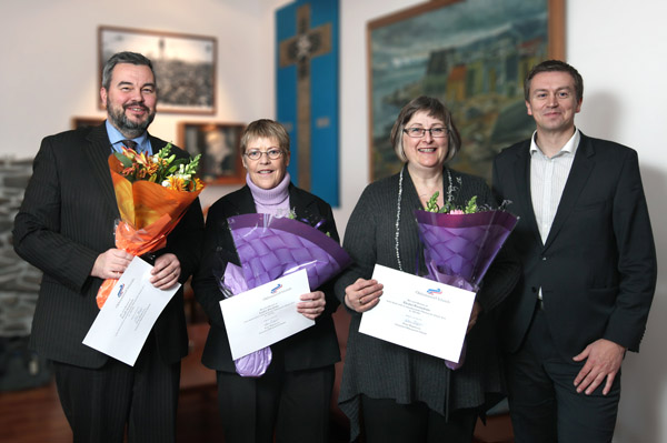  F.v. Dr. Ársæll Arnarsson, Laufey Jónsdóttir, Sigurveig Sigurðardóttir, leiðbeinandi Elíabetar Þórðardóttur, sem ekki gat verið viðstödd, og Pétur Magnússon, formaður Öldrunarráðs Íslands.